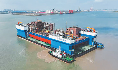 世纪登陆：全球最大江海移动船坞完成出海运输任务